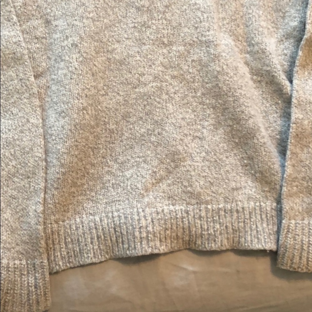 Gray Loft sweater - Picture 6 of 7